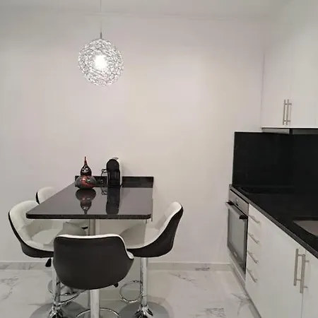 Em T1 * קווארטיירה